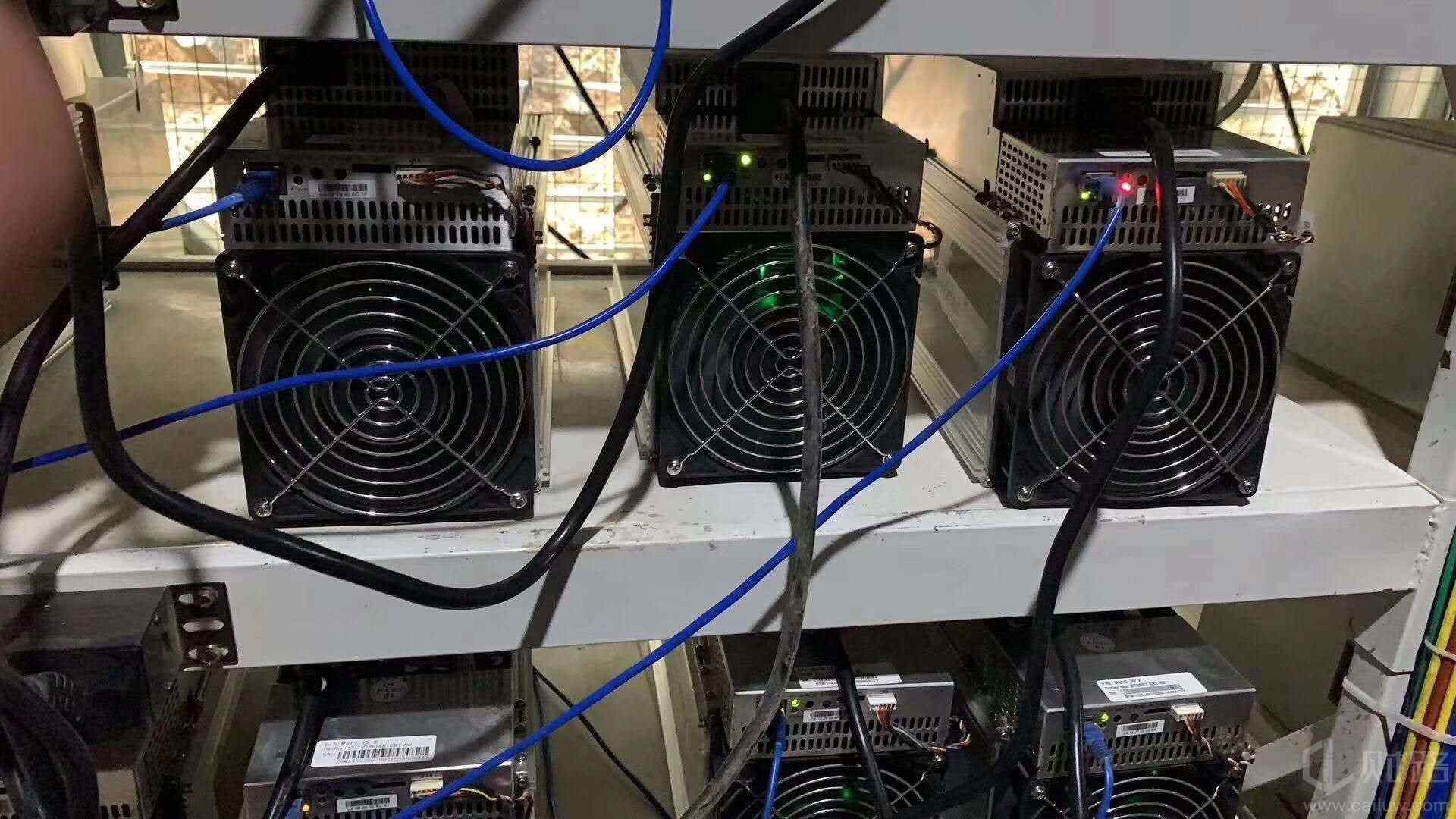 比特币矿机(比特币矿机一天能挖多少)